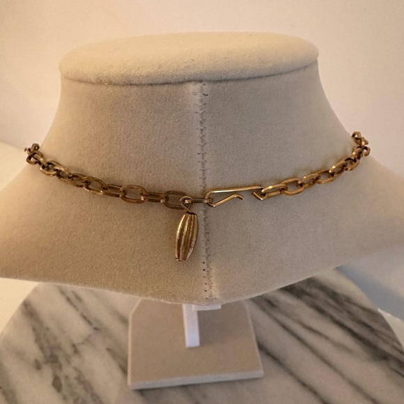 Vintage Elegant Gold and White Floral Necklace With Rhinestones Hook Closure - Picture 2 of 11